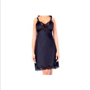 Full Slip - Black Size 20 US/ 50 UK True To Size
